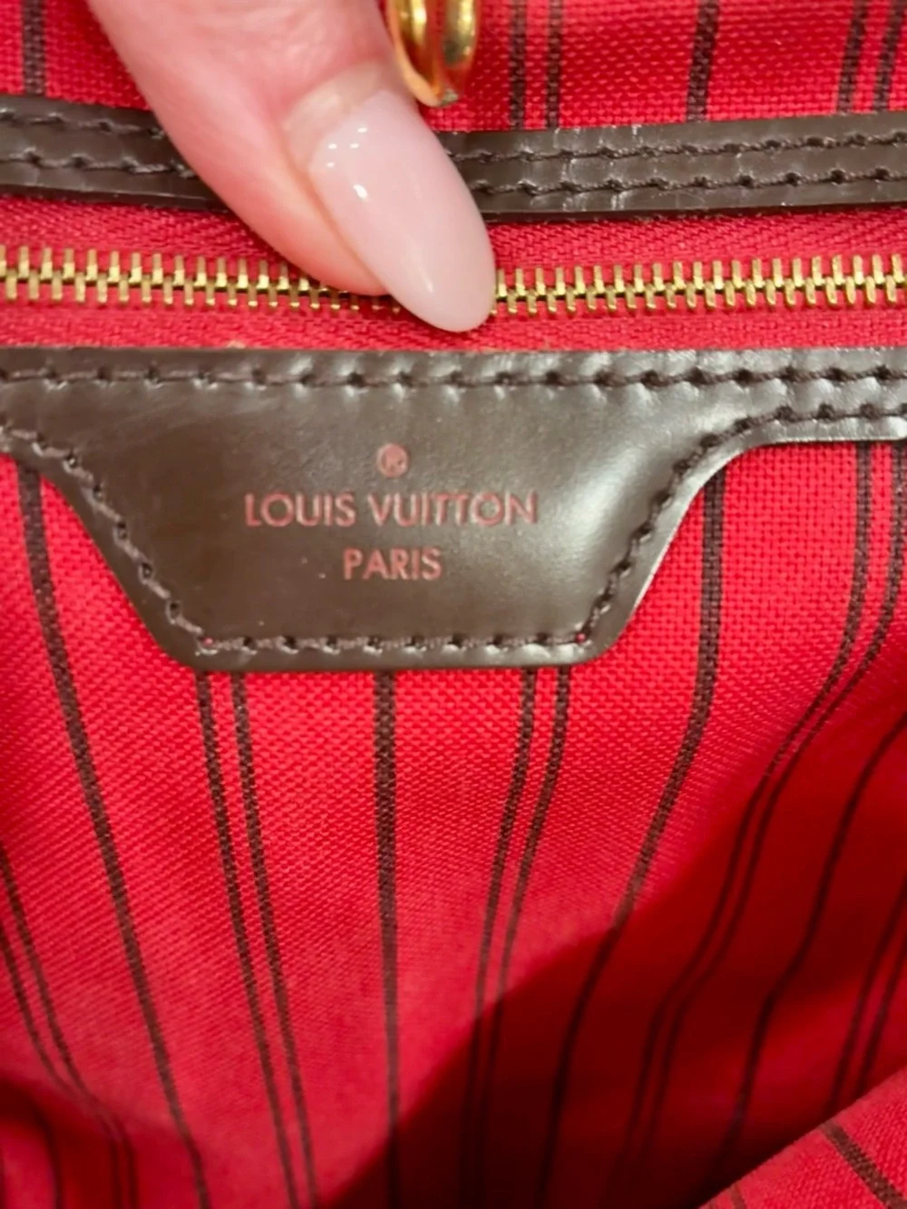 Louis Vuitton Graceful MM Damier Ebene Shoulder Bag Red Interior - Picture 9 of 15